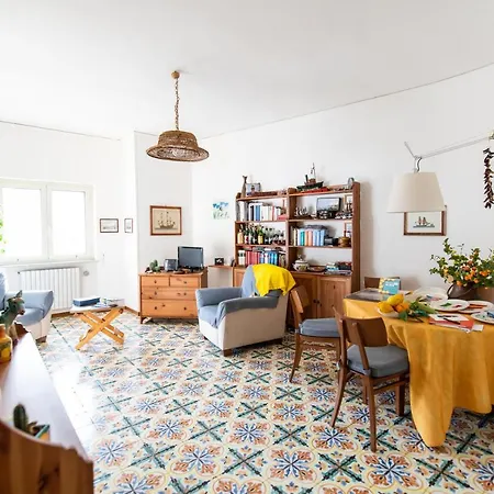 Virginia's Apartment Sorrento