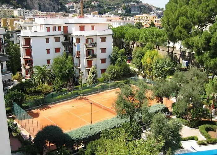 Virginia's * Sorrent