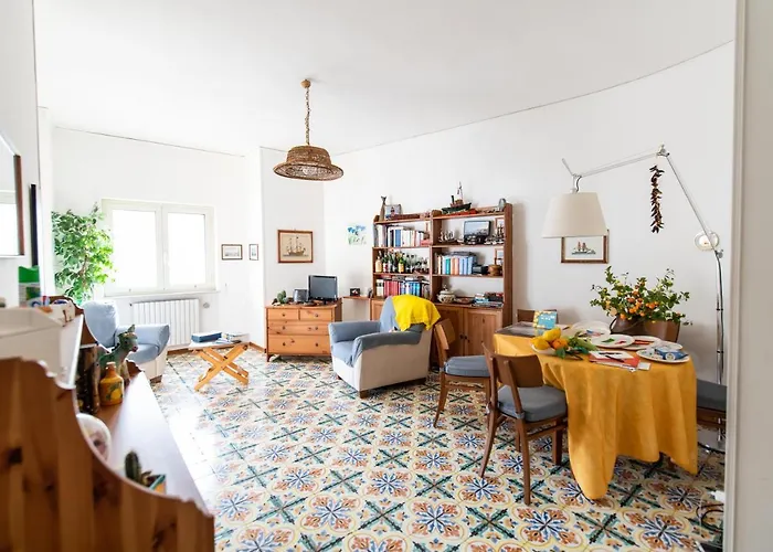 Virginia's Apartment Sorrent